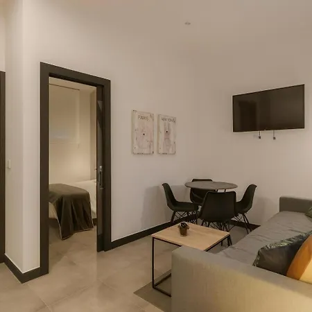 Tria Nomina Turisticos *