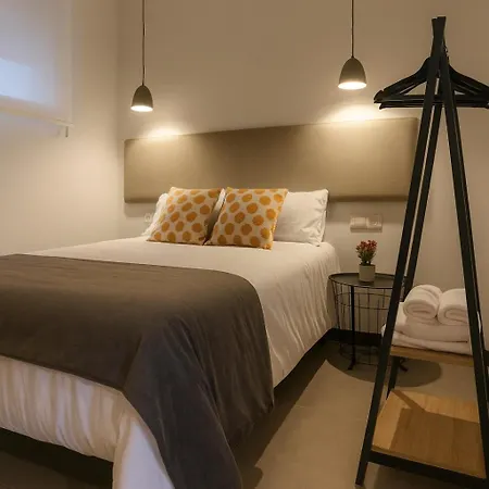 شقة Tria Nomina Turisticos *