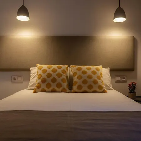 Tria Nomina Turisticos