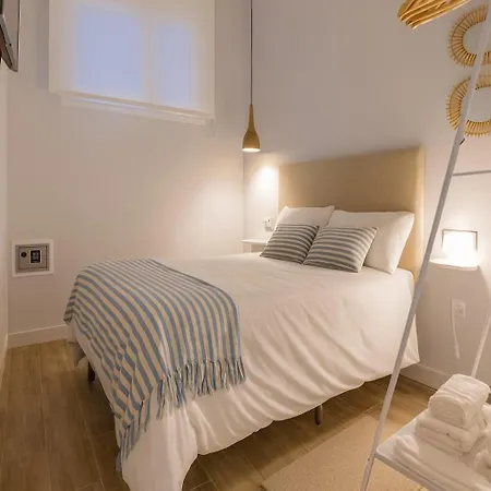 Tria Nomina Turisticos *