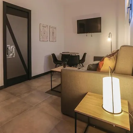 Appartement Tria Nomina Turisticos *
