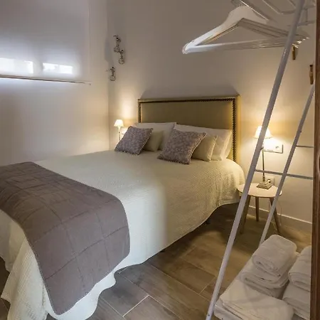 Apartment Tria Nomina Turisticos