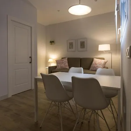 Apartment Tria Nomina Turisticos