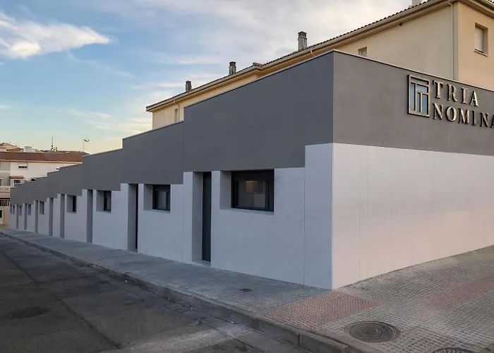 Tria Nomina Turisticos