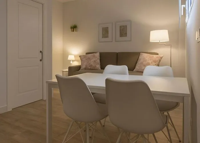 Tria Nomina Turisticos